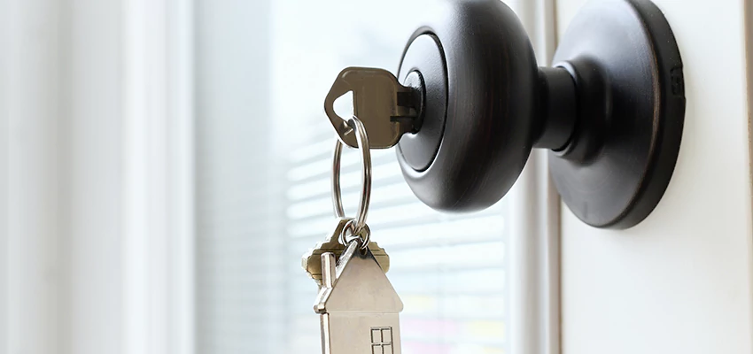 Bifold Door Knob Replacement in Santa Monica, California